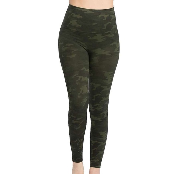 SPANX Pants - NWT SPANX Look at Me Now Seamless High-Waisted Camo Leggings Green Women’s sz M